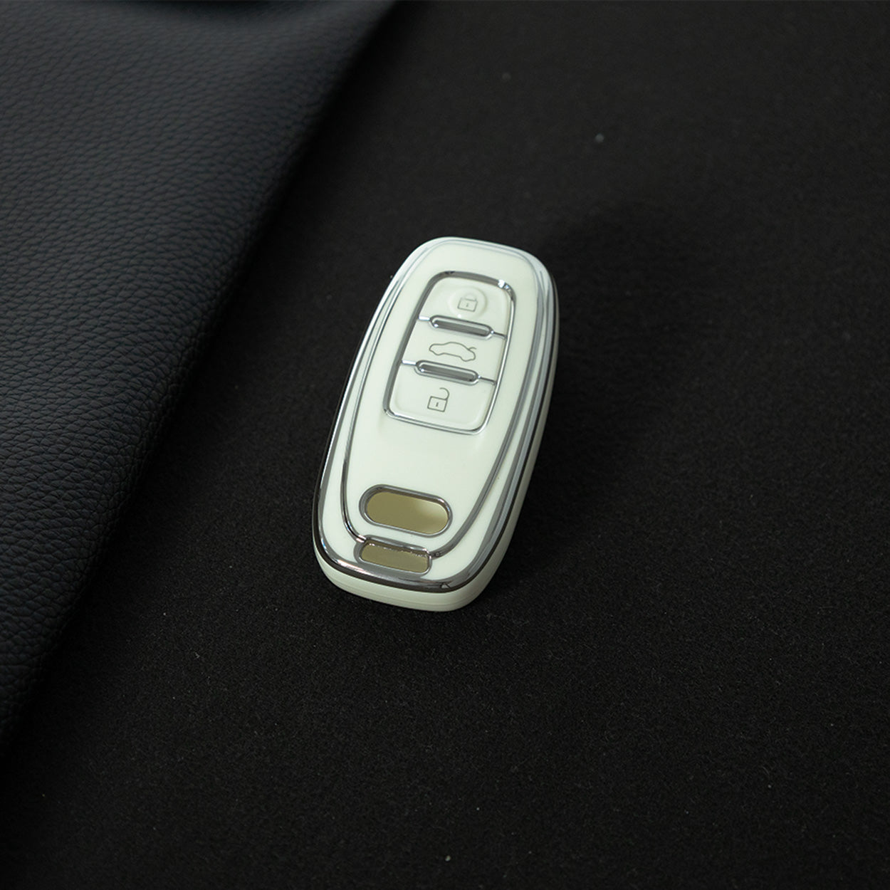 AUB1T1 White-Silver Plating Car Key Cover Silver Trim Full-Coverage TPU Key Cover for Audi A6L/A7/A8/A3/A5/Q5/S6 - Anti-Scratch Protective Case