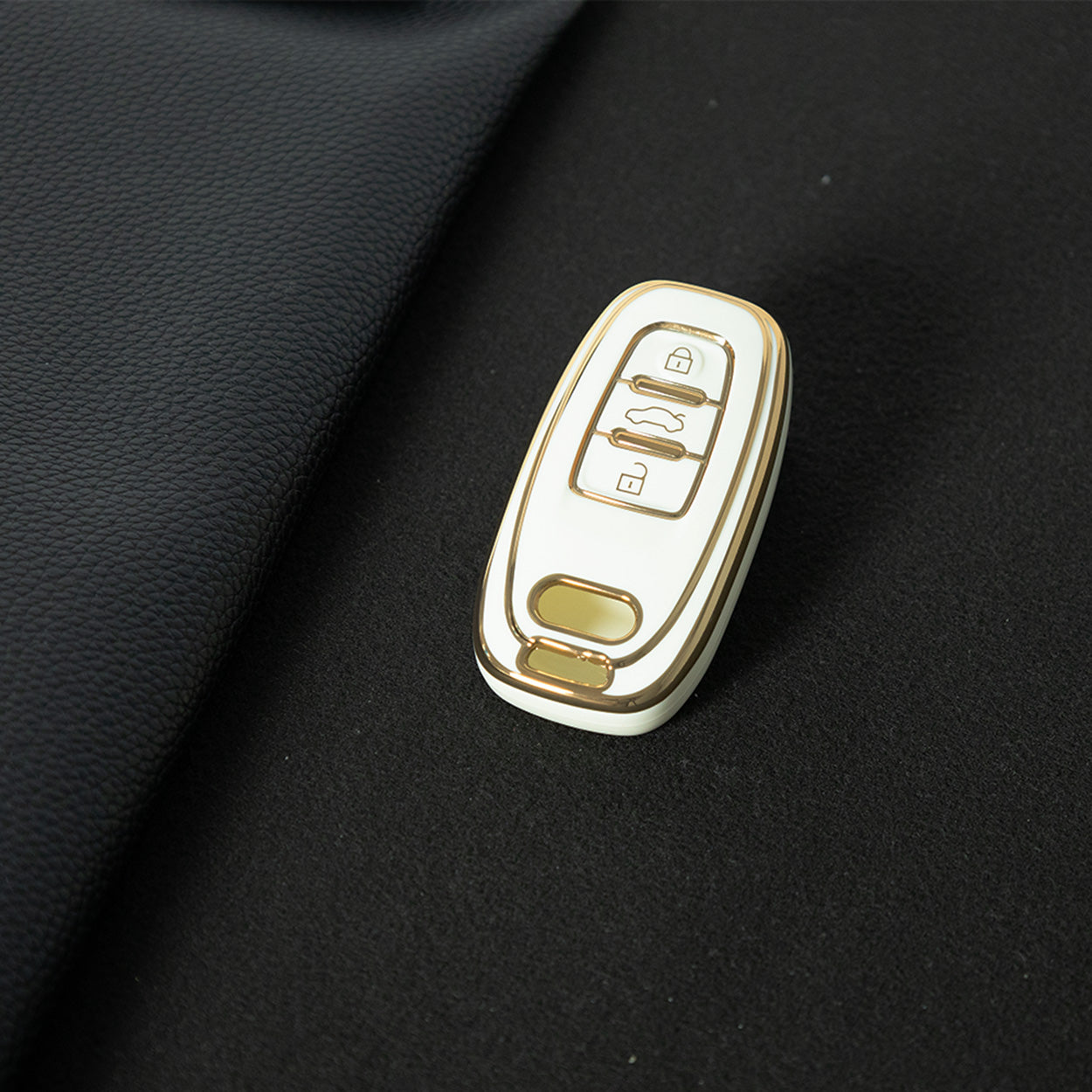 AUB1T1 White-Gold Plating Car Key Cover Silver Trim Full-Coverage TPU Key Cover for Audi A6L/A7/A8/A3/A5/Q5/S6 - Anti-Scratch Protective Case